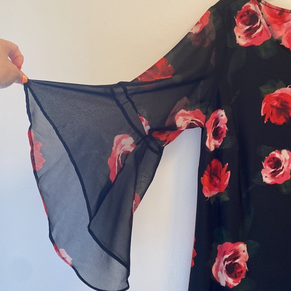 Floral Butterfly Sleeves cocktail Dress - Picture 2 of 6